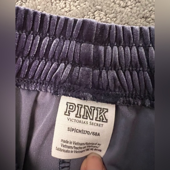 ❤️‍🔥❤️‍🔥SALE!! “PINK” velour lounging pants in purple, size Small - Picture 2 of 5